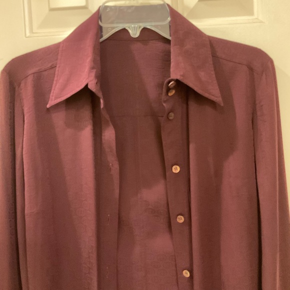 Gucci Long Sleeve Button Front, Fold Down Collar, Maroon Blouse, Size 44 / Small - Picture 3 of 14